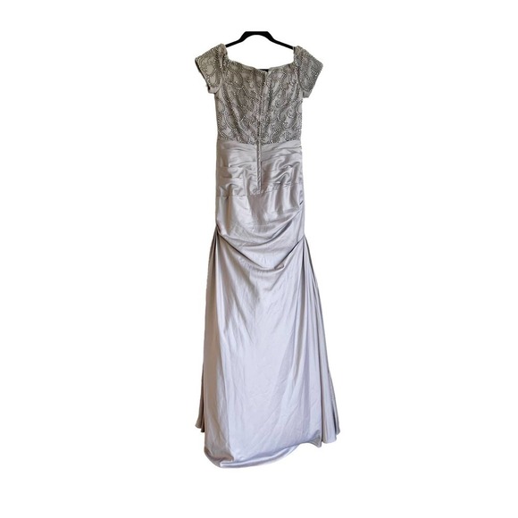 NEW LA FEMME Women's Silver Rouched Waist Formal Gown Dress Size 4 - Picture 8 of 12